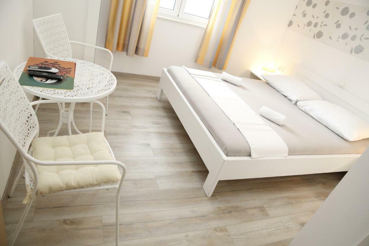 Apartments Gabrijel Vodice Oda fotoğraf